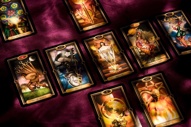 This Tarot Card Quiz Will Reveal How You Will Meet Your Soulmate