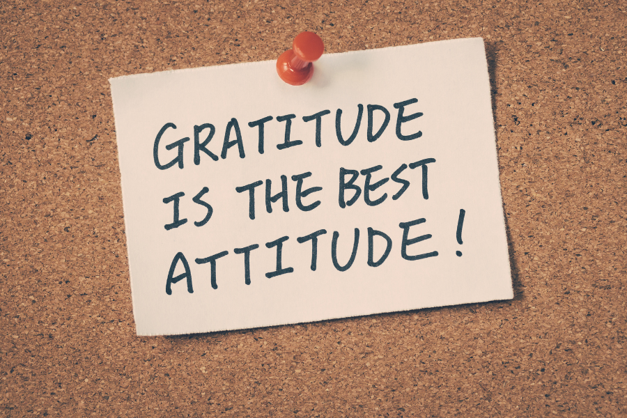 A paper with the statement "gratitude is the best attitude" #Gratitude #Meditation #Gratefulness