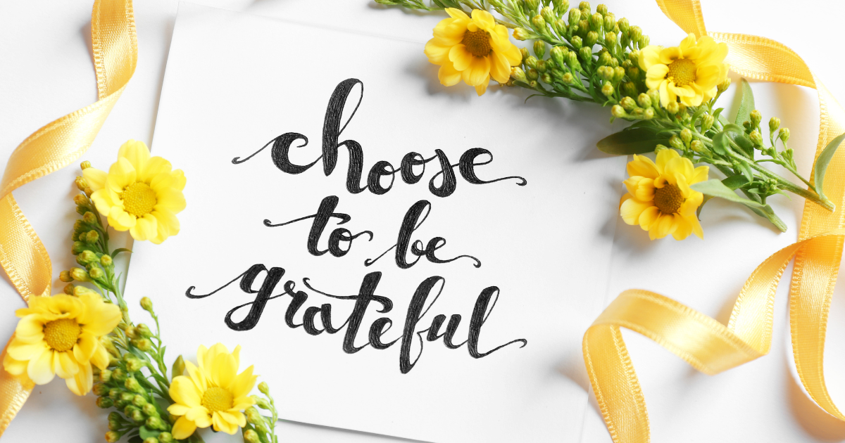 An envelope saying "choose to be grateful" #GratitudeQuotes #Grateful #AbundantLiving