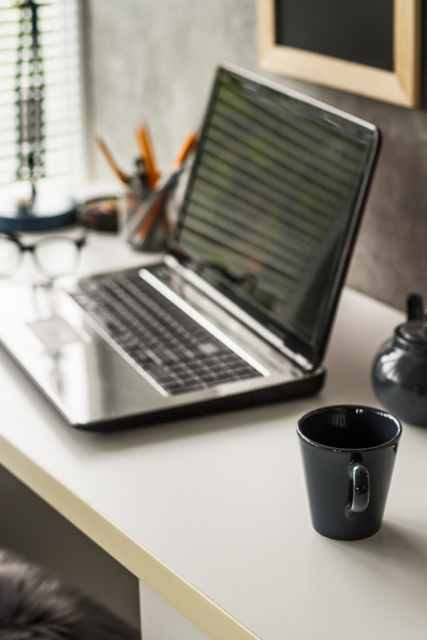 A clean, clutter-free work station