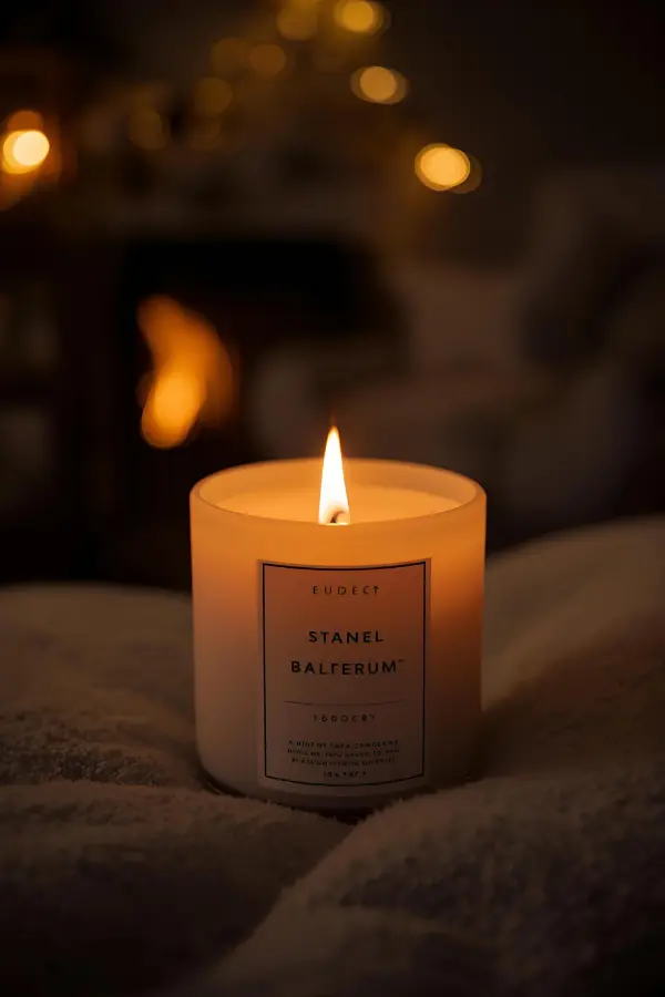 Discover simple ways to romanticize your daily blessings and build a gratitude practice that makes life feel lighter, calmer, and more meaningful.
