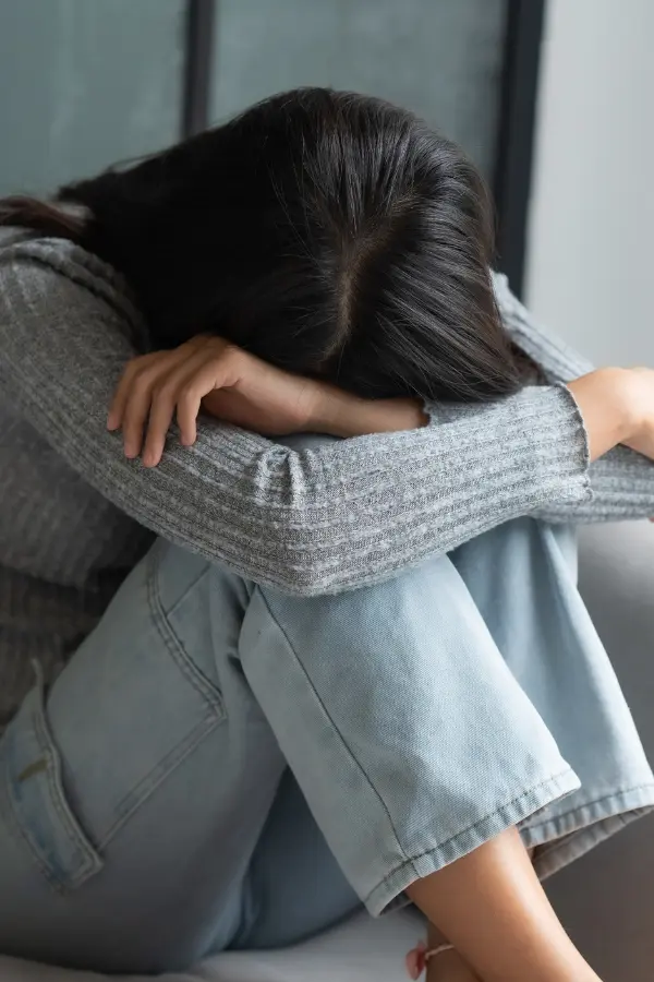 7 Subtle Signs You’re in an Emotionally Draining Relationship